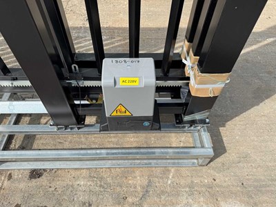 Unused 20Ft Sliding Electric Gate Vertical Bars (Black) with Automation Kit