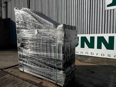 Unused 14' Bi-Parting Gates Centre Height 2400mm Outside Height 1600mm(European Design) (1 Pair)