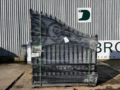 Unused 14' Bi-Parting Gates Centre Height 2400mm Outside Height 1600mm(European Design) (1 Pair)