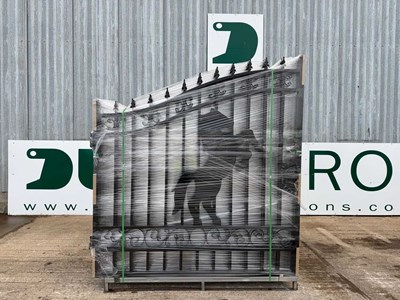 Unused 14' Bi-Parting Gates Centre Height 2300mm Outside Height 1820mm (Horse Design) (1 Pair)