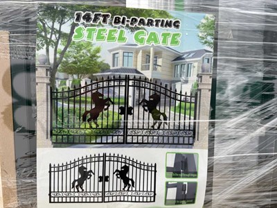 Unused 14' Bi-Parting Gates Centre Height 2300mm Outside Height 1820mm (Horse Design) (1 Pair)