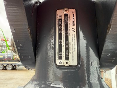 Lot UNUSED 2023 HDMS Fuchs Grab 0.6CU With 70mm Diameter Hole For Pin