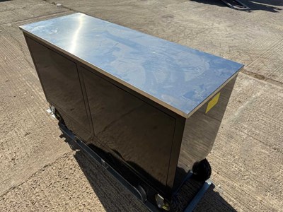 Unused 4.5Ft Mobile Tool Chest, Rubber Wheels, 2 Cabinet, 7 Drawers