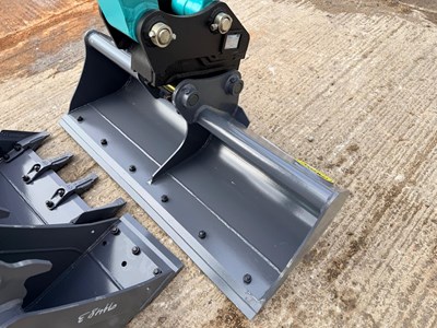 Lot Unused 2024 Kobelco SK25SR Mini Excavator, Blade, Hydraulic Quick Hitch Rubber Tracks, Piped, LED Lights, Warning Beacons, Suspension Seat