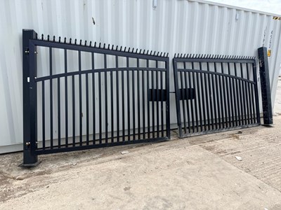 Lot Pair Of Pillar Iron Gates 17Ft x 6Ft Model G17X-P15F