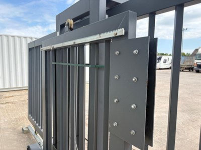 Lot Unused PF204G 20.4Ft x 6FT Counter Leaver Gate With Motor & 5 Fobs