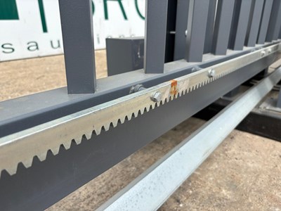 Lot Unused PF204G 20.4Ft x 6FT Counter Leaver Gate With Motor & 5 Fobs