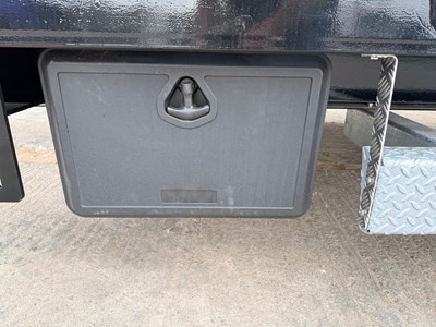Lot 2026 30Ft M4 Tri Axle Trailer 18T, Hydraulic Beaver Tail, Flotation Tyres, Air & Oil Brakes, Side Locker, LED Lights, Rear Beacon, Chain Well, Galvanised Side Rails, Extra Tie Down Points