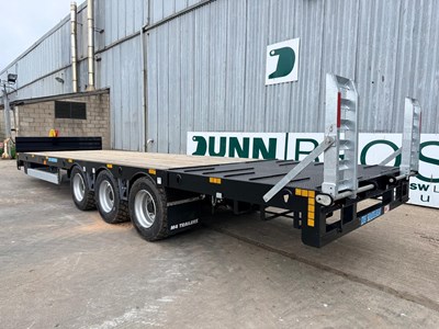 Lot 2026 30Ft M4 Tri Axle Trailer 18T, Hydraulic Beaver Tail, Flotation Tyres, Air & Oil Brakes, Side Locker, LED Lights, Rear Beacon, Chain Well, Galvanised Side Rails, Extra Tie Down Points