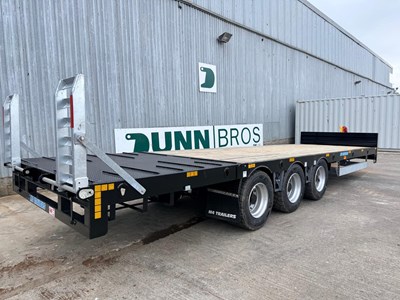 Lot 2026 30Ft M4 Tri Axle Trailer 18T, Hydraulic Beaver Tail, Flotation Tyres, Air & Oil Brakes, Side Locker, LED Lights, Rear Beacon, Chain Well, Galvanised Side Rails, Extra Tie Down Points