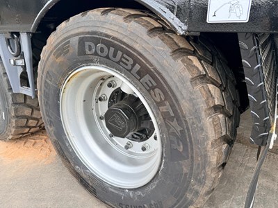 Lot 2026 30Ft M4 Tri Axle Trailer 18T, Hydraulic Beaver Tail, Flotation Tyres, Air & Oil Brakes, Side Locker, LED Lights, Rear Beacon, Chain Well, Galvanised Side Rails, Extra Tie Down Points