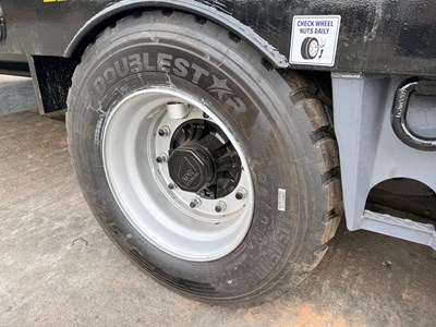 Lot 2026 30Ft M4 Tri Axle Trailer 18T, Hydraulic Beaver Tail, Flotation Tyres, Air & Oil Brakes, Side Locker, LED Lights, Rear Beacon, Chain Well, Galvanised Side Rails, Extra Tie Down Points