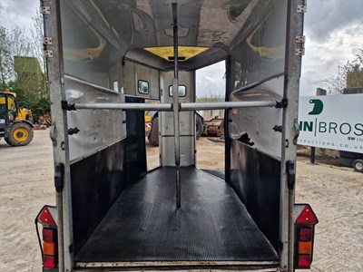 Lot 78 - 1998 Ifor Williams HB510R Twin Axle Horse Box Trailer, Front & Rear Loading Ramp